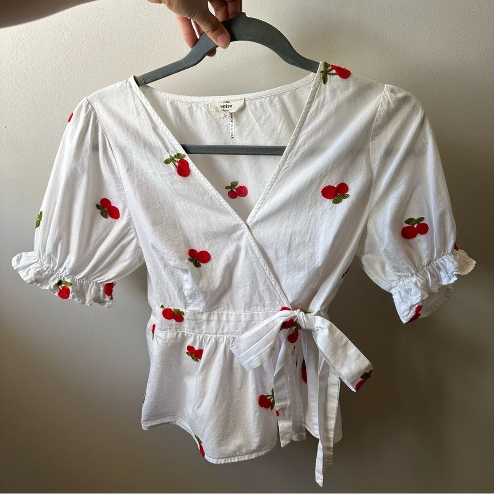 Entro Embroidered Cherry Cotton Wrap Toe Front Top Size S Summer Synched Sleeve